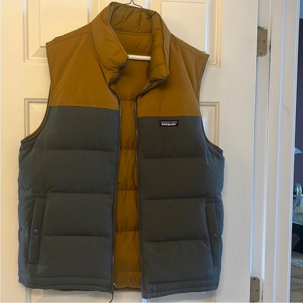 Mens Patagonia reversible vest like new